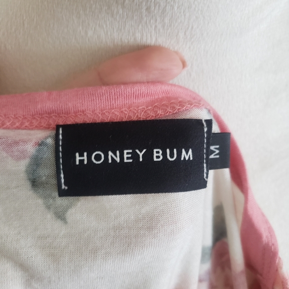 Bundle of 4 Cute Shirts - Picture 8 of 12